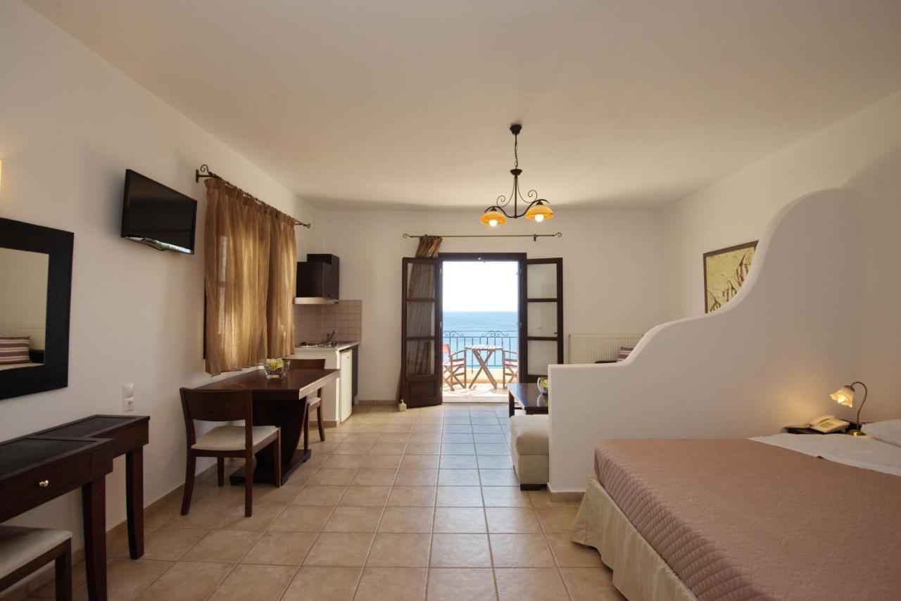 Yalis Hotel Votsi  Bagian luar foto