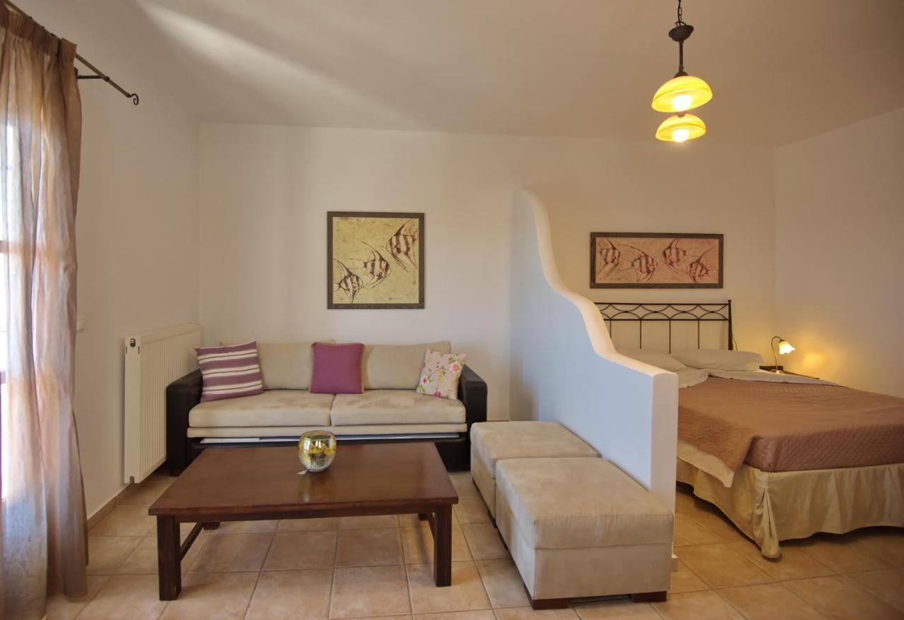 Yalis Hotel Votsi  Bagian luar foto