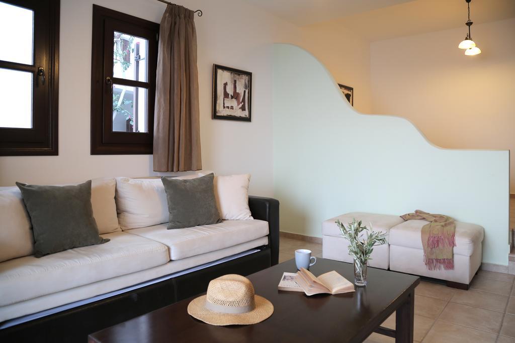 Yalis Hotel Votsi  Bagian luar foto