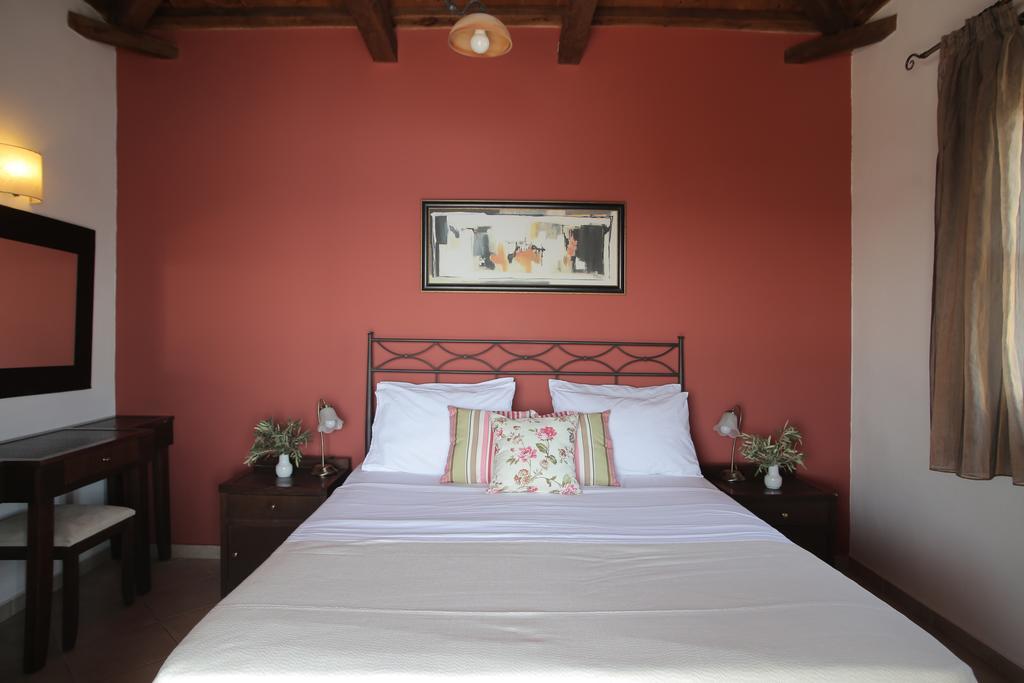Yalis Hotel Votsi  Bagian luar foto